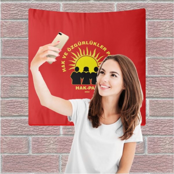 Hak ve Özgürlükler Partisi Kırmızı Arka Plan Selfie Çekim Manzaralar