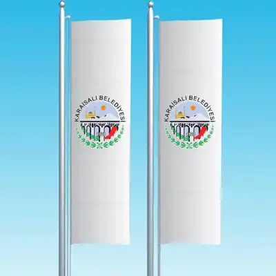 Karaisalı Belediyesi Dikey Çekilen Bayraklar
