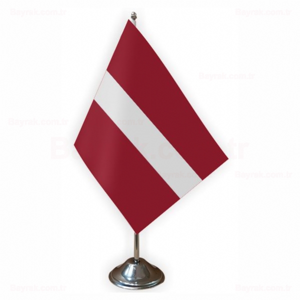 Letonya Tekli Masa Bayrak