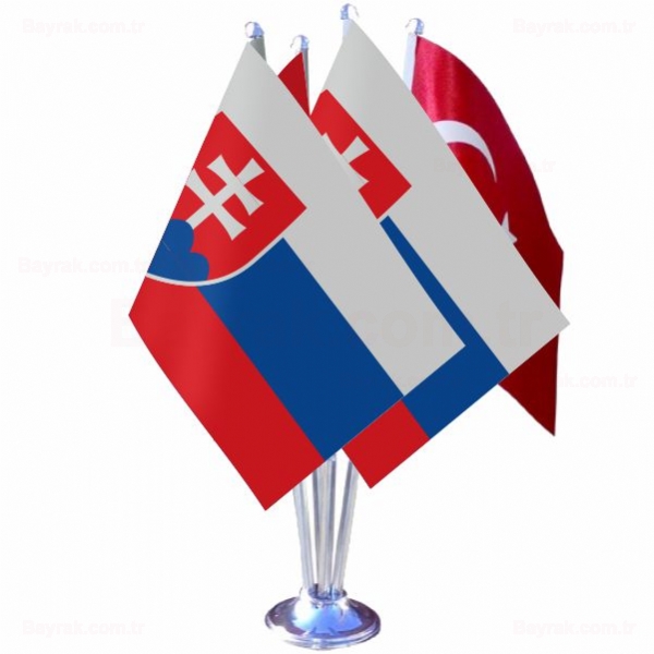 Slovakya 4 l Masa Bayrak